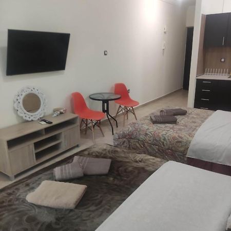 G M 3 Rooms Kentpo In The Heart Of The City لاريسا المظهر الخارجي الصورة