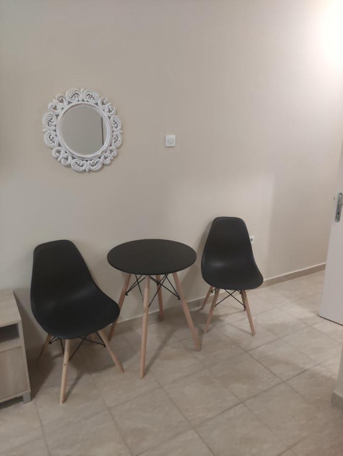 G M 3 Rooms Kentpo In The Heart Of The City لاريسا المظهر الخارجي الصورة