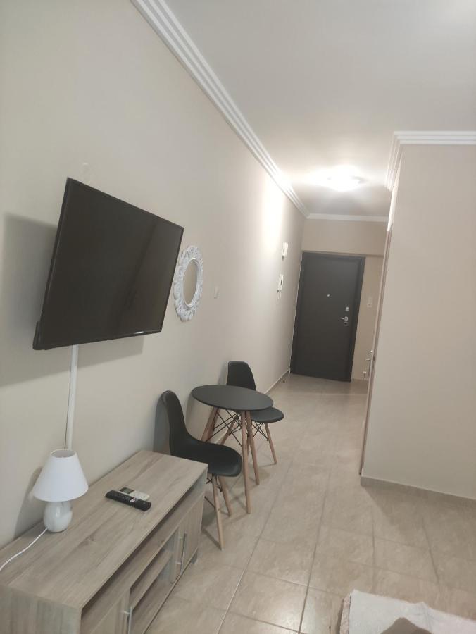 G M 3 Rooms Kentpo In The Heart Of The City لاريسا المظهر الخارجي الصورة