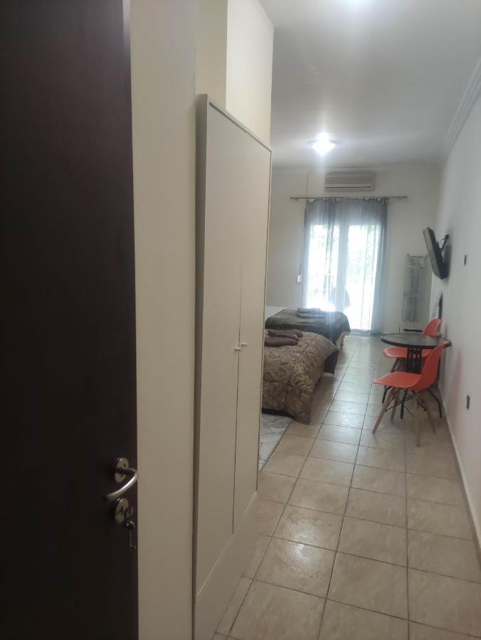 G M 3 Rooms Kentpo In The Heart Of The City لاريسا المظهر الخارجي الصورة