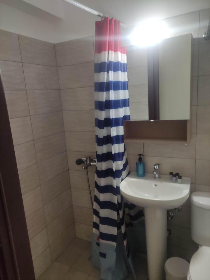 G M 3 Rooms Kentpo In The Heart Of The City لاريسا المظهر الخارجي الصورة