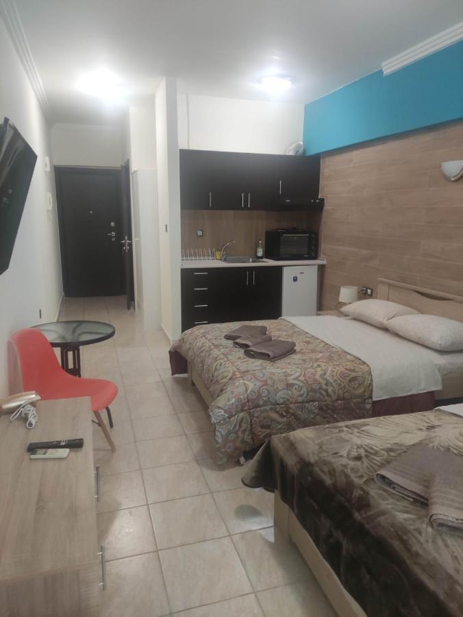 G M 3 Rooms Kentpo In The Heart Of The City لاريسا المظهر الخارجي الصورة