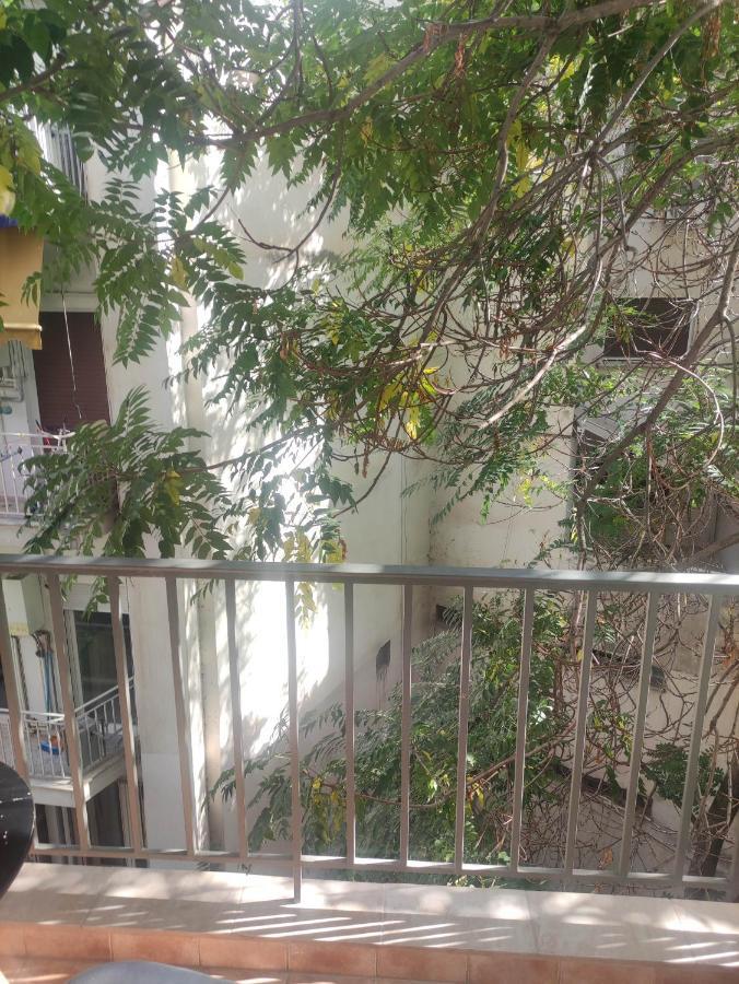 G M 3 Rooms Kentpo In The Heart Of The City لاريسا المظهر الخارجي الصورة